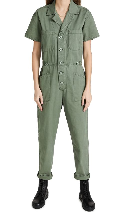 California Street Style, Off Duty Outfits, Olive Green Shorts, Short Sleeve Jumpsuits, Weekend Wardrobe, Cuffed Shorts, Denim Design, Colored Denim, Denim Jumpsuit