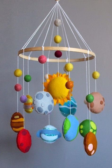 Mobile For Baby, Craft Work For Kids, Solar System Crafts, Diy Baby Mobile, Fall Arts And Crafts, Hand Crafts For Kids, Nursery Room Inspiration, Diy Classroom, Baby Crib Mobile