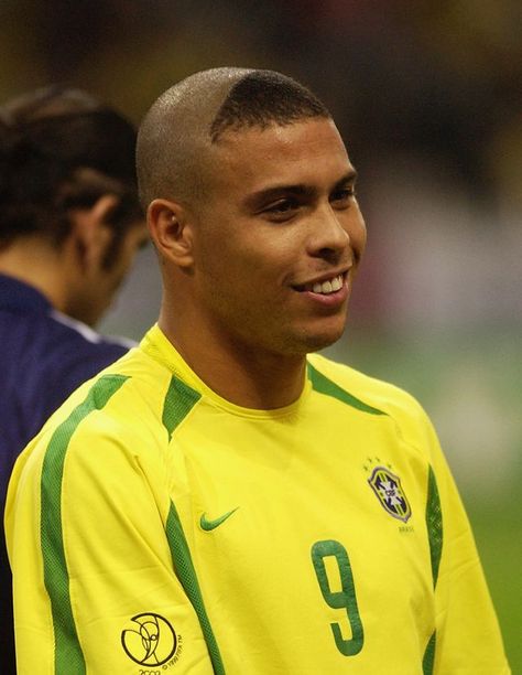 Brazil Hairstyle, Brazilian Ronaldo, Ronaldo Hairstyle, Ronaldo Brazil, Ronaldo Hair, Brazilian Soccer Players, Ronaldo Haircut, Ronaldo 9, 2002 World Cup