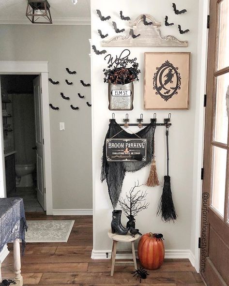 elisa 🌿 on Instagram: “Happy Sunday! Sharing a look at my Halloween entryway! 🖤🧡 I was inspired to do a witch theme when I found the broom parking sign…” Diy Gothic Decor Crafts, Broom Parking Sign, Halloween Entryway Decor, Broom Parking, Halloween Entryway, Modern Halloween Decor, Entryway Decor Ideas, Witch Silhouette, Halloween Witch Decorations