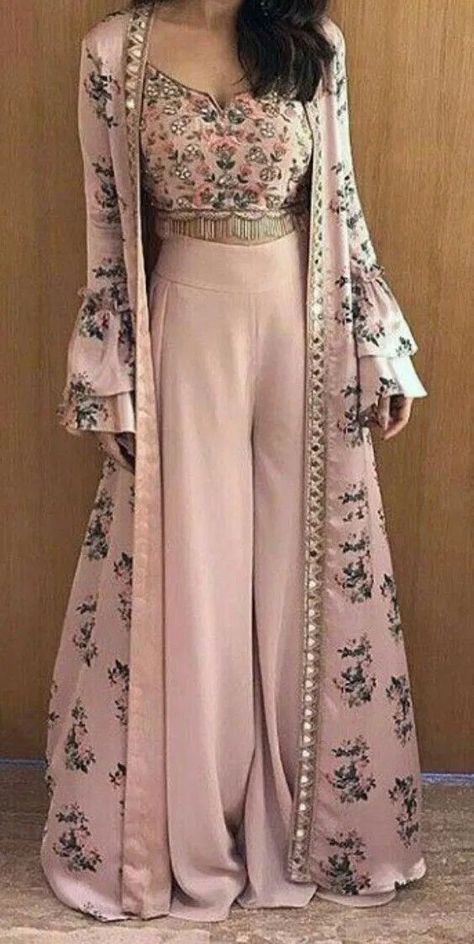 Pakistani Lengha, Indian Gown, Pakistani Lehenga, Lehenga Indian, Outfit Designer, Gown Indian, Trendy Outfits Indian, Indian Salwar, Lehnga Dress