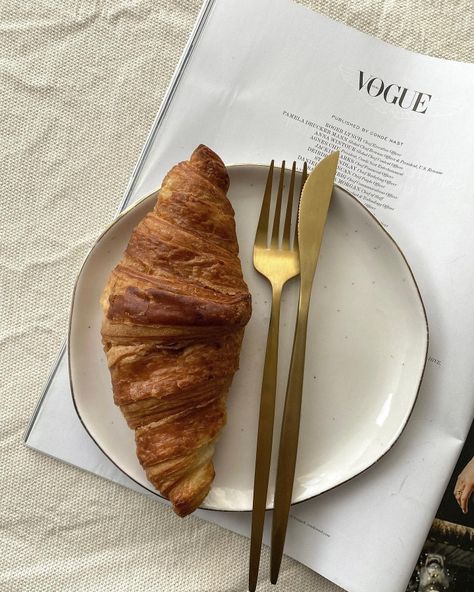 Aesthetic Croissant Picture, Crossaint Aesthetic, Crossaint Sandwich, Croissant Candle, Aesthetic Croissant, Shops Aesthetic, Sunlight Through Trees, Croissant Bakery, Croissant Aesthetic