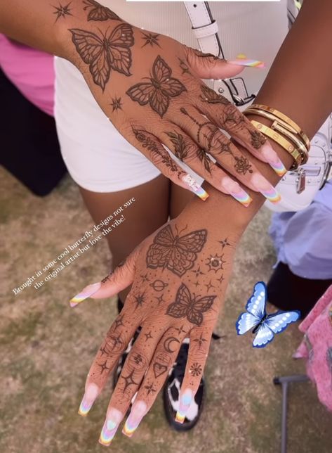 Henna With Butterflies, Henna Tattoo Designs Butterflies, Henna Designs Butterfly And Flowers, Henna Designs For Birthday, Henna Tattoo Designs Arm Butterfly, Henna Tattoo Designs With Butterfly, Henna Designs With Butterflies, Hena Design Hand Flowers, Hannah Hand Tattoo