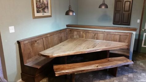 Custom built live edge corner booth breakfast nook Corner Table Ideas Kitchen, Small Corner Booth Kitchen Table, Corner Kitchen Booth, Built In Corner Table Dining Nook, Diy Corner Kitchen Table, Kitchen Table In Corner, Small Kitchen Breakfast Nook Ideas, Diy Corner Breakfast Nook, Diy Corner Nook