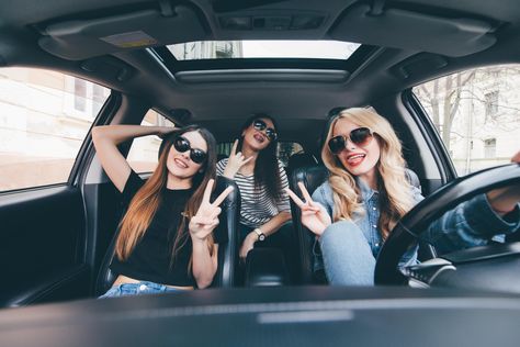 3 Friend Pictures, Vision Board Driving, Friends In A Car, Driving Luxury Car, Thankful For Friendship, Fun Road Trip Questions, Friends In Car, First Car Aesthetic, Girl Driving Car