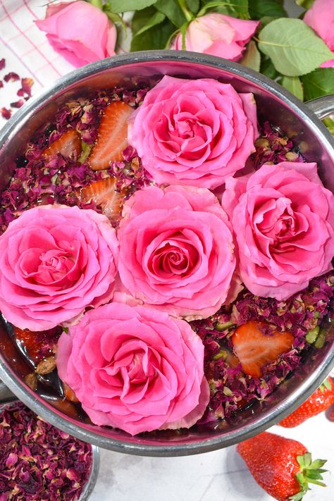 A fragrant stovetop potpourri made with dried rose petals, strawberries, cardamom pods, and fresh pink roses. This rose simmer pot provides a natural alternative to air fresheners, candles, and artificial sprays. Pot Potpourri, Rose Potpourri, Simmer Pot Recipes, Cardamom Pods, Potpourri Recipes, Simmer Pot, Strawberry Wine, Rose Scent, Strawberry Filling