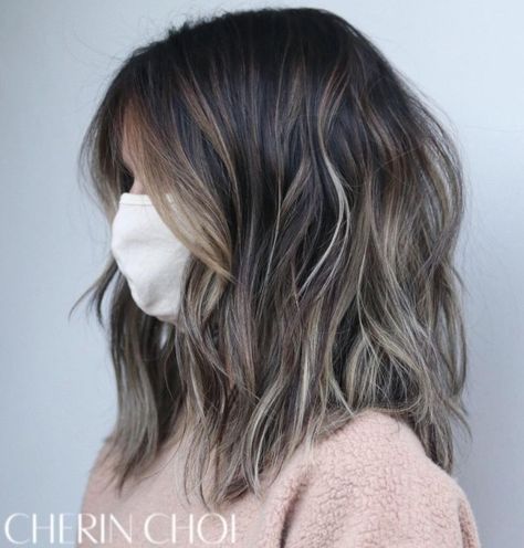 Low-Maintenance Messy Layered Lob Cherin Choi, Medium Length Layered Haircuts, Medium Brunette Hair, Medium Length Layers, Medium Brown Hair, Medium Bob, Medium Layered Haircuts, Medium Layered Hair, Hot Hair Colors