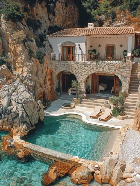 Spain Homes, Cozy Beach House Exterior, House By Sea Aesthetic, Beach House Europe, Spain Aesthetics House, Houses On A Cliff, Italian House By The Sea, Greece House, Dessert House