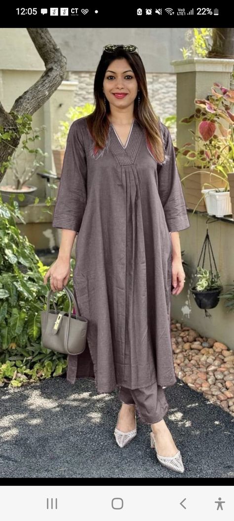 Kurthi Pattern Latest, Pair Dress Design, Simple A Line Kurti Designs, Indigo Kurta Designs, Cotton Material Dress Design, Trending Dress Designs, Cotton Churidar Designs, Simple Kurti Designs Casual, Daily Wear Dresses For Women