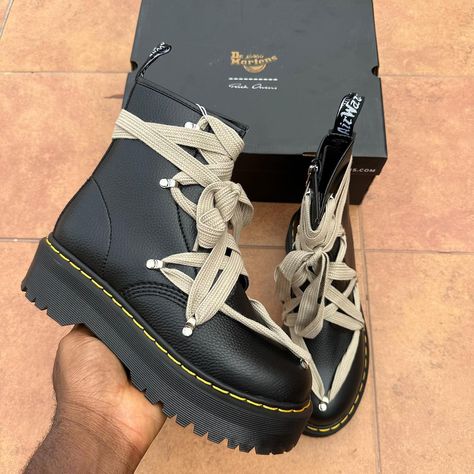 Unboxing these bad boys 😍 Rick Owens x Dr Marten’s 1460 Quad Boots Price: N80,000 Size: 40-46 Whatsapp: 09050867106 🔗 Link in Bio to order Same day delivery within Lagos 📦 2/3 days for delivery outside Lagos 🚚 📦 5/7 day’s international delivery ✈️ 🚚 📦 For more inquiry and order to placement, whatsapp: +234 905 086 7106 or Call +234 903 972 2651 #sld_signatures #sld_store #rickyowens #rickymartin #boot #drmartens #drmartensboots Rick Owens Dr Martens, Rick Owen Boots, Dr Martens Quad, Rick Owens Boots, Doc Marten Boots, Dr Martens Boots, Ricky Martin, Shoe Game, Rick Owens