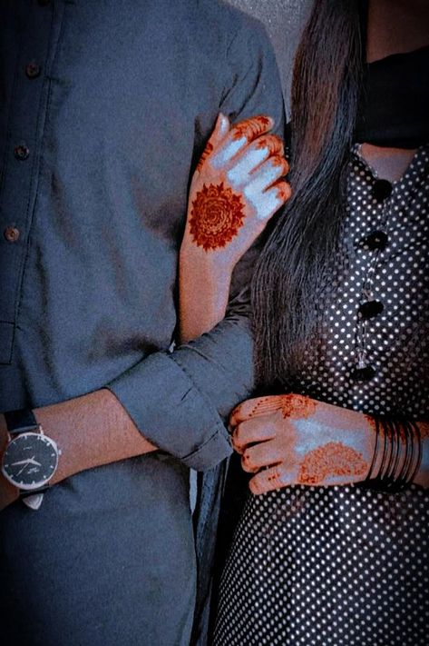 Couples dpz Eid Dpz For Couple, Cute Couple Hand Dpz, Couples Dpz Stylish, Hand Pose Couple, Czns Goal Pics, Cute Couple Images For Dp, Copale Pic, Eid Couple Pics, Cute Love Couple Dpz