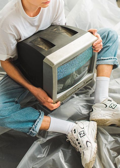 Watching Tv Photoshoot, Vhs Astethic, Grunge Product Photography, Vintage Tv Photoshoot, Vhs Photoshoot, 90s Vhs Aesthetic, 90s Aesthetic Photoshoot, Editorial 90s, Tv Photoshoot