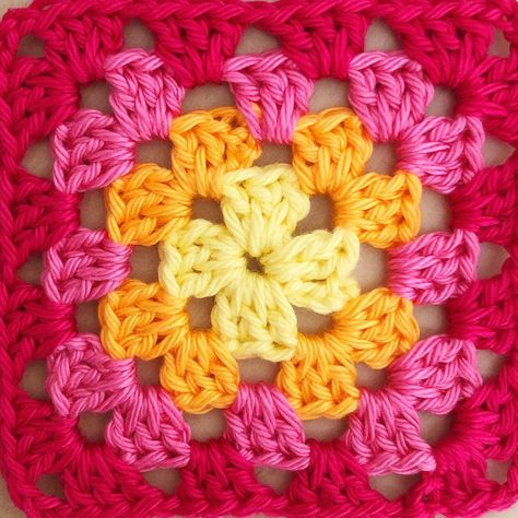 Heather on Instagram: “✨ Happy #grannysquareday2018 ✨ The humble little granny square is one of my favourite things to crochet.  #crochet #crocheting…” 3 Colour Granny Square, Granny Square Color Combos, Granny Square Project, Things To Crochet, Handmade Flowers Tutorial, Crochet Flower Granny Square Pattern, Crochet Square Blanket, Crochet Jewelry Patterns, My Favourite Things