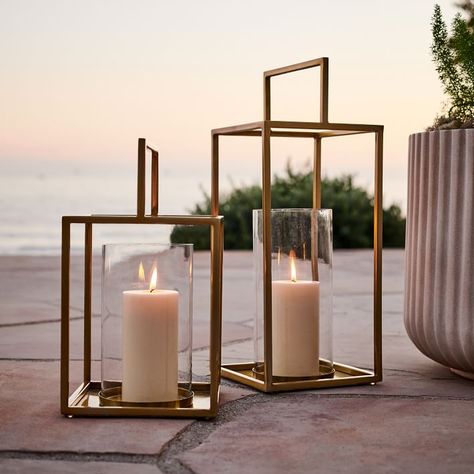 Wedding Candle Lanterns, Miami Balcony, Outdoor Lanterns Patio, Floor Candles, Porch Lanterns, Floor Lanterns, Outdoor Candle Lanterns, Modern Lanterns, Modern Candle