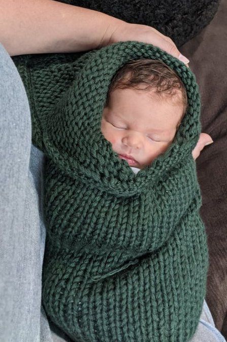 Homesteading Crafts, Crochet Baby Sleeping Bag, Baby Knitting Patterns Free Newborn, Baby Cuddles, Knitting Patterns Cocoon, Newborn Cocoon, Baby Cocoon Pattern, Knitting Projects Free, Sew Crafts