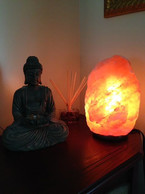 Himalayan Salt Lamps bring negative ions into your home! #crystalrockstar Large Salt Lamp, Fragrance Sticks, Salt Rock Lamp, Himalayan Rock Salt, Yoga Space, Salt Lamps, Himalayan Salt Lamp, Salt Crystal, Home Altar