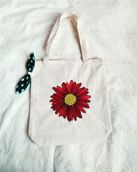 Hand painted tote bags for stylish girls. Eco friendly.By on etsy Toat Bag Painting, Hand Painted Tote Bags, Diy Fabric Purses, Diy Bag Painting, Jute Bags Design, Diy Tote Bag Design, Diy Handmade Bags, Handpainted Tote Bags, Canvas Bag Diy