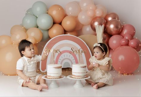 Cake Smash Twins, Outdoor Baby Birthday, Twin Birthday Pictures, Twins Cake Smash, Kids Birthday Pictures, Pastel Cake Smash, Rainbow Cake Smash, Twin Cake Smash, 1 Year Birthday Party Ideas