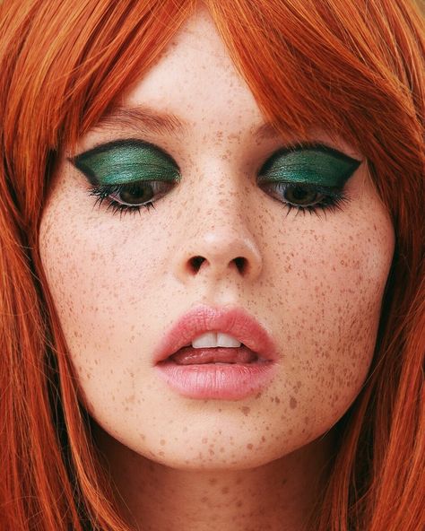 Red & Foxy on Behance 60s Makeup, 70s Makeup, Retro Makeup, Vintage Makeup, Beauty Shoot, Editorial Makeup, Creative Makeup, Artistry Makeup, Aesthetic Makeup