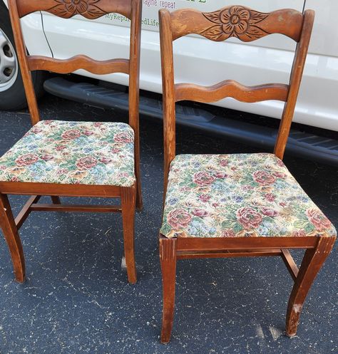 Reupholster Kitchen Chairs, Refinish Chairs With Cushion, Old Wood Chair Makeover, Upcycle Dining Room Chairs, Antique Dining Chairs Reupholstered, Recover Dining Chair Seats, Refabricing Chairs, Wooden Chair Makeover Ideas, Thrift Store Chair Makeover