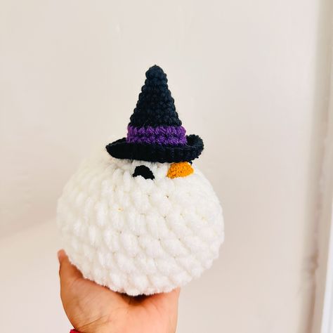 Witchy chickens have arrived in town! 🧙‍♀️ I can’t with how adorable they look all together 🥰. They are now available in my Etsy and Shopify stores! I have five witchy chickens ready to ship 🐓. Pattern by: @oakandmarlow #halloweendecor #witchystuff #witchyvibes🔮 #chickendecor #chickensofinstagram #crochetcute #crochetchicken Crochet Chicken, Cute Chicken, Halloween Crochet Patterns, Cute Chickens, Beginner Crochet Projects, Yarn Stash, Crochet Animal Patterns, Fun Crochet Projects, Halloween Crochet