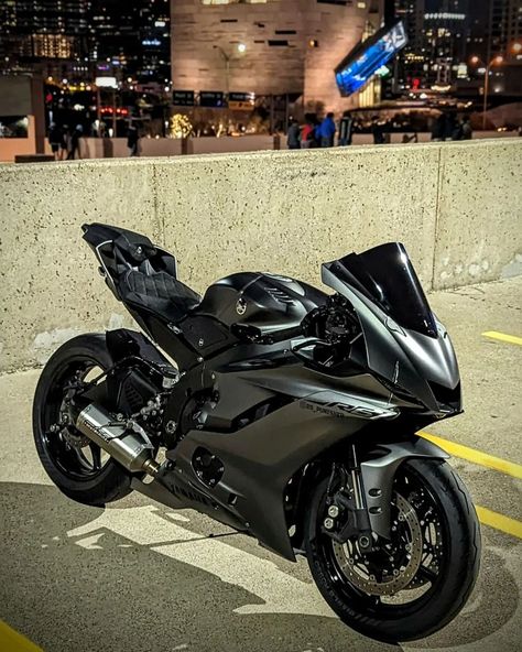 R6 superbike Tmax Yamaha, Yamaha R3, Motocross Love, Image Moto, Motorcross Bike, Yamaha Bikes, Motos Honda, Motorcycle Aesthetic, Pretty Bike