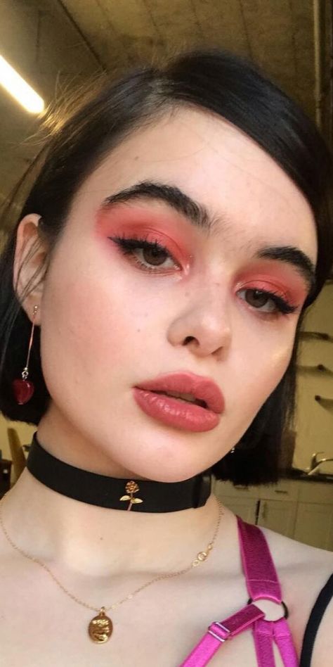 Euphoria Barbie Ferreira, Kat Euphoria, Euphoria Series, Euphoria Bts, Euphoria Style, Makeup Neon, Bts Euphoria, Rosa Make-up, Makeup Euphoria