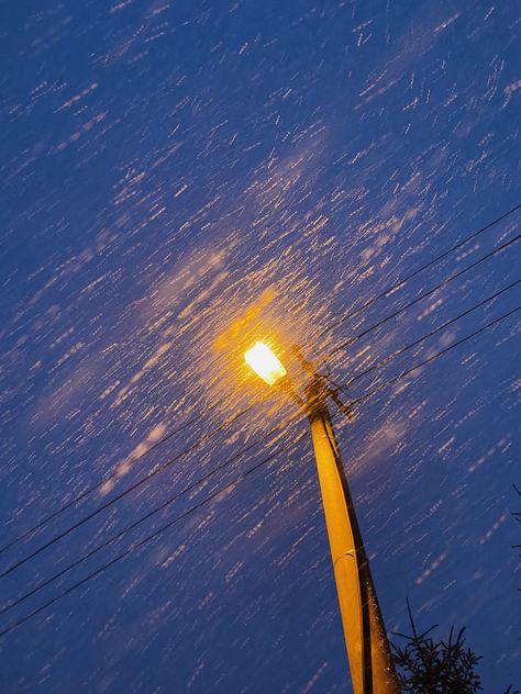 street lamp, light, yellow and blue, snow, winter, aesthetic Snow Winter Aesthetic, Street Lamp, Yellow Aesthetic, Snow Winter, Winter Aesthetic, Night Aesthetic, Yellow And Blue, Light Yellow, Winter Wonderland