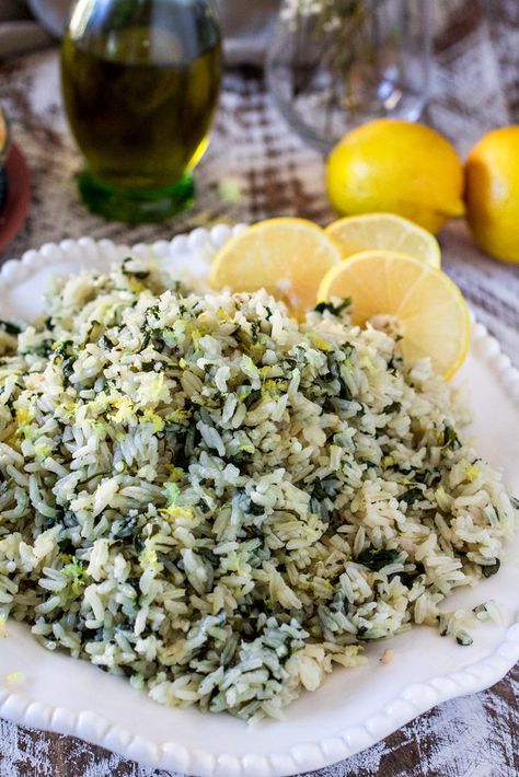 Spanakorizo (Greek Spinach Rice) - A simple yet delicious side dish that goes well with any type of meat, fish or chicken. It also pairs perfectly with Marie Callender's Chicken Pot Pie! YUM! #PotPiePlease #ad Greek Side Dishes, Greek Rice, Greek Spinach, Cooking Spinach, Spinach Rice, Rice Side, Rice Side Dishes, Greek Dishes, Chicken Pot