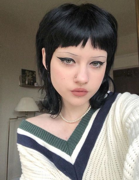 Goth Bob Hair, Wolfcut Micro Bangs, Micro Bangs With Short Hair, Goth Micro Bangs, Alt Bob Haircut, Short Goth Haircuts, Short Goth Hair, Sassy Bob Haircut, Short Bob Pixie