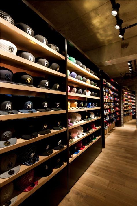 Hat Store Design, New Era Store, Sneakerhead Room, Shoe Store Design, Cap Store, Retail Store Interior Design, Clothing Store Interior, Shoe Room, Clothing Store Design