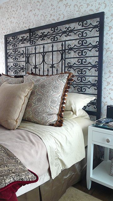 Another wrought iron gate headboard Privacy Gates, Wrought Iron Headboard, Guest Bedroom Inspiration, Repurposed Headboard, Iron Headboard, Salvaged Doors, Vintage Decorating, Wrought Iron Decor, Wrought Iron Gate