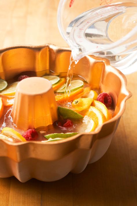 How to Make an Ice Ring That Will Keep Your Punch Cool for Hours on End Fruit Cups For Party, Party Alcohol Drinks, Punch Bowl Drinks, How To Make Punch, Ice Fruit, Ice Ring, Ice Bowl, Fruit Fruit, Punch Recipe