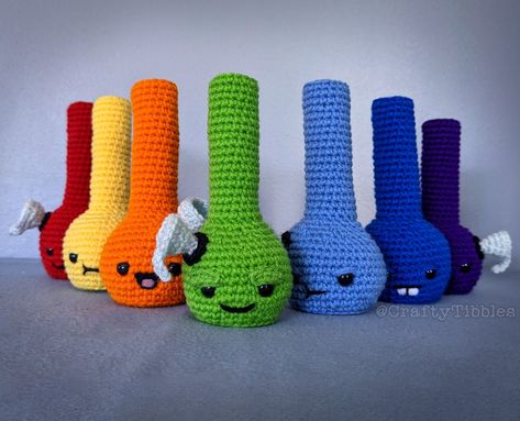 Crochet Bong Amigurumi Free Pattern, Easy Quick Crochet Gifts, Crochet Stitches Cheat Sheet, Crochet Xmas Gifts, Geeky Crochet Patterns, Crochet Stuffies, Crochet Pot, Unique Tools, Crochet Plushies