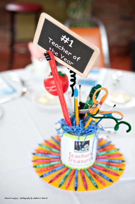 School Supply Centerpiece, Teacher Centerpieces Table Decorations, School Centerpieces, Church Table, Kindergarten Graduation Party, Teacher Table, Dinner Centerpieces, Appreciation Gifts Diy, Teacher Appreciation Gifts Diy