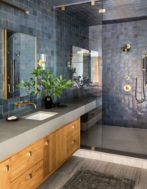 Drømme Bad, Bathroom Master, Home Design Magazines, Primary Bathroom, Virginia Homes, Foyer Design, Bathroom Tile Designs, Bathroom Inspiration Decor, Upstairs Bathrooms