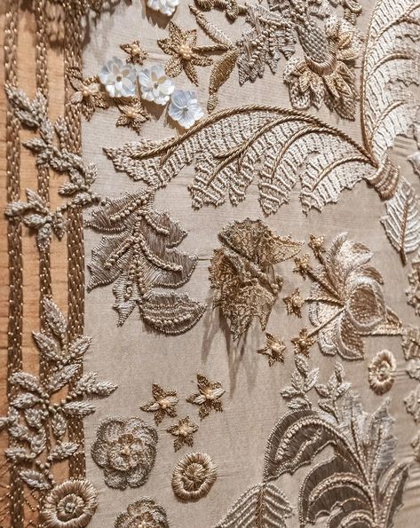 The Shikargah tapestry captures a vast scene of the mythical Garden of Eden. Subtle colours, fantastical flora and glimmering rivulets of silk thread intertwine to form miniature mother-of-pearl flowers and tiny French knots. The result is a poetic and enigmatic piece of wall art for the discerning collector. Embroidery Decoration Wall Art, Hand Embroidery Inspiration, Mythical Garden, French Art Prints, Asian Embroidery, Murmuration Art, Helaena Targaryen, Sabyasachi Sarees, Indian Motifs