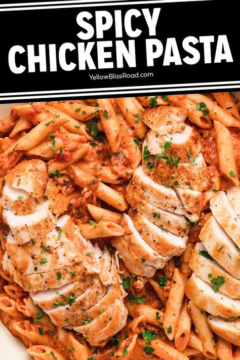 Spicy Chicken Pasta Spicy Chicken Pasta, Pasta And Chicken, Best Pasta Dishes, Red Sauce Pasta, Filling Dinner, Best Pasta Recipes, Creamy Tomato Sauce, Chicken Pasta Recipes, Christmas Food Dinner