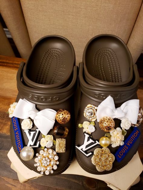 Brown Crocs With Charms, Lv Custom Crocs, Fur Crocs With Charms, Luxury Croc Charms, Bedazzled Crocs Shoes Black, Cute Crocs Shoes, Crocs With Jibbitz, Crocs Boots, Crocs Fashion