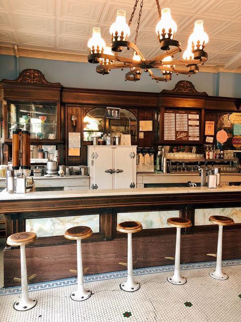 The cutest ice cream parlor in Queens. It's like going back in time. Everything is exactly the same as it was in the 1920s and 1930s.  #interiordesign #vintage #interiordecor 1950 Ice Cream Parlor, Farrells Ice Cream Parlor, Vintage Soda Fountain Shop, Old Timey Ice Cream Shop, Old Fashioned Ice Cream Shop, I’ve Cream Parlor, Old Ice Cream Parlor, Old Fashion Ice Cream Parlor, Ice Cream Shop Inspiration