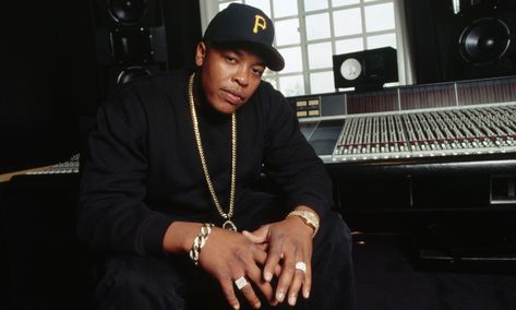 Dr Dre Wallpaper Dr Dre Wallpaper, Leng Celebs, Producer Photoshoot, Eminem Dr Dre, Dr Dre The Chronic, Gangsta Rapper, 90s Rappers Aesthetic, Bet Hip Hop Awards, Rap Us