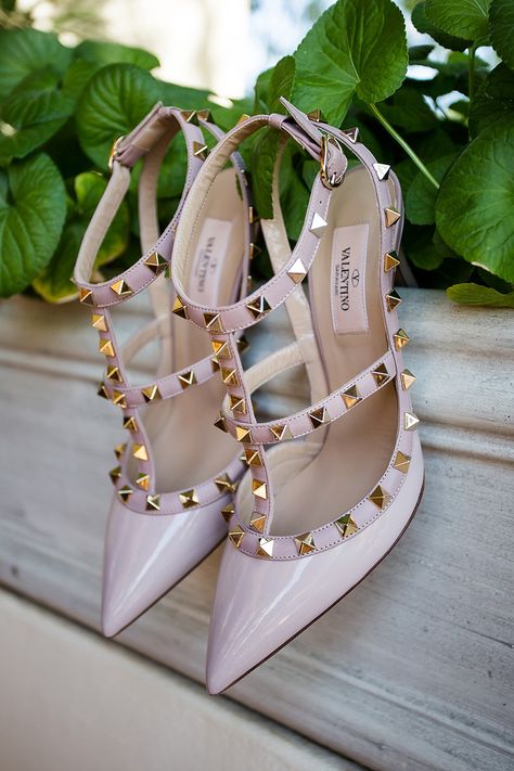 A Glamorous Black Tie and Gold South African Vineyard Wedding | Love My Dress® UK Wedding Blog Kasut Pengantin Perempuan, Kasut Kahwin, Valentino Wedding Shoes, Valentino Heels, Shoes Illustration, Wedding Shoes Lace, Prom Heels, Valentino Shoes, Prom Shoes