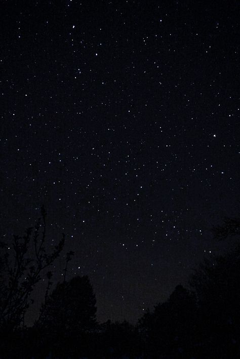 Night Time Stars Aesthetic, Starry Skies Aesthetic, Stars In Sky Aesthetic, Pretty Star Pictures, Looking At Stars Aesthetic, Stars Pics Night Skies, Cielo Stellato Aesthetic, Stars At Night Aesthetic, Stars In The Sky Aesthetic