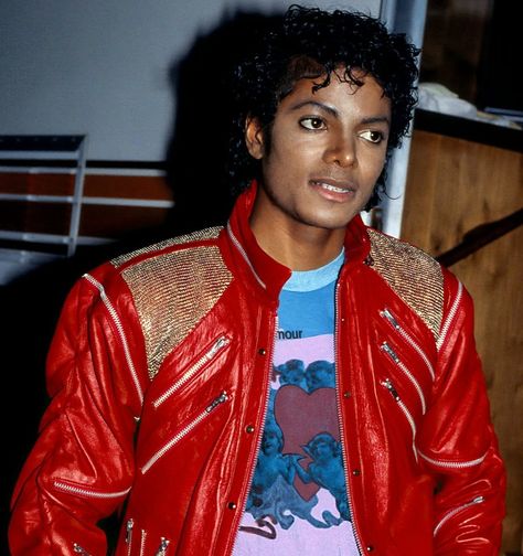 Beat It Michael Jackson, Michael Jackson Outfits, Michael Jackson Jacket, Pat Benatar, Michael Jackson Thriller, Joseph Jackson, Fashion 80s, Michael Jackson Pics, King Of Pop