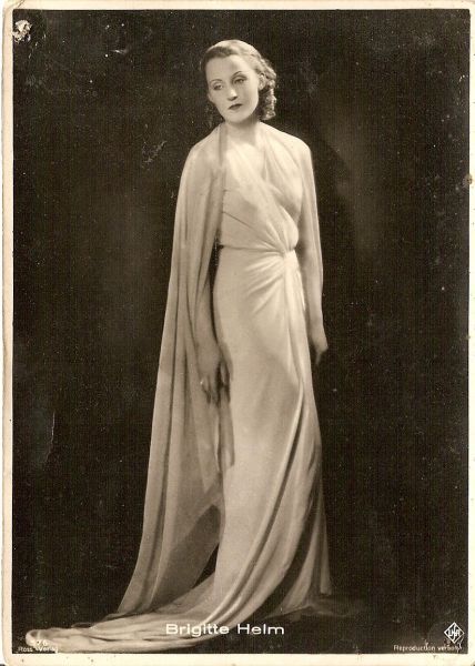 Brigitte Helm: the woman behind the screen vamp - Bliss from Bygone Days Brigette Helm, Brigitte Helm, Clothing Magazine, Metropolis 1927, Behind The Screen, Traffic Jam, Retro Girls, American Dad, Silent Movie