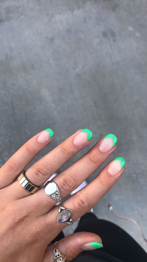 Minimal Nail Design, Colored French Nails, Short Almond Shaped Nails, Manicure Natural, Minimal Nail, Awesome Nails, Green Tips, Almond Shape Nails, Minimal Nails