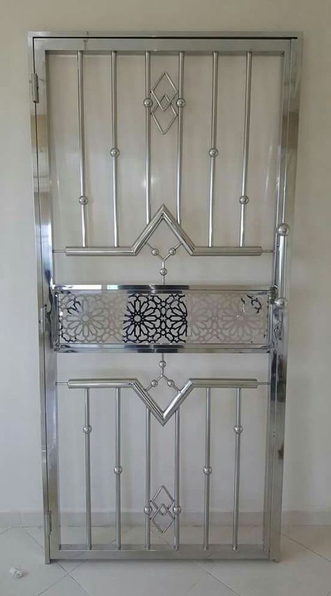 Pillar Decoration Ideas, Home Grill Design, Ss Gate, Modern Steel Gate Design, درابزين السلم, Steel Grill Design, Grill Designs, Steel Railing Design, Porte In Ferro