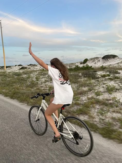 Biking On The Beach Aesthetic, Beach Cycling Aesthetic, Awsthetic Beach Girl, Biking At The Beach, Bikes At The Beach, Beach Cruiser Aesthetic, Tumble Girl Aesthetic, Living On A Beach Aesthetic, Summer Biking Aesthetic