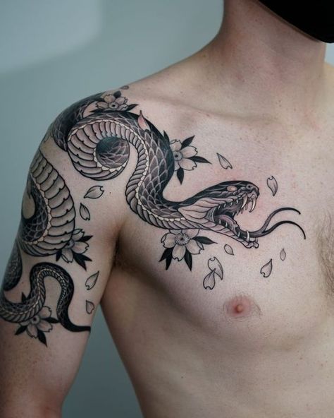 Dragon Tattoo Shoulder, Japanese Snake Tattoo, Cobra Tattoo, Tattoo Snake, Serpent Tattoo, Cute Tattoo, Mens Shoulder Tattoo, Snake Tattoo Design, More Tattoo