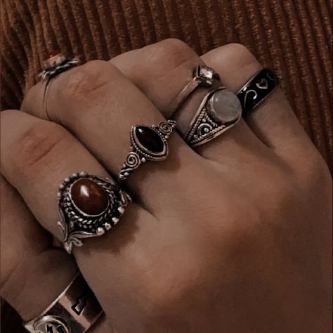 Hand Jewelry Rings, Grunge Jewelry, Magical Jewelry, Funky Jewelry, Jewelry Outfit, Hand Jewelry, Fantasy Jewelry, One Ring, Love Ring